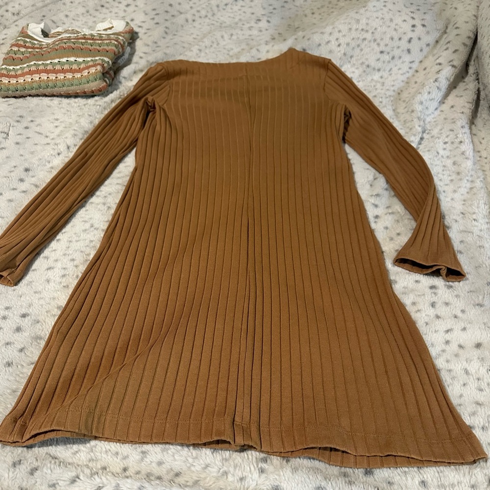 Old Navy Ribbed Button-Down Dress in Tan - Picture 4 of 4